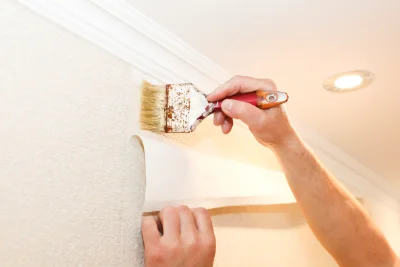 Pose de papier peint à Royère-de-Vassivière — revêtements muraux et toiles de verre